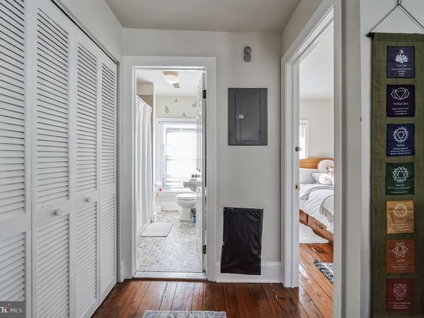 4417 Baker Street, Philadelphia PA 19127
