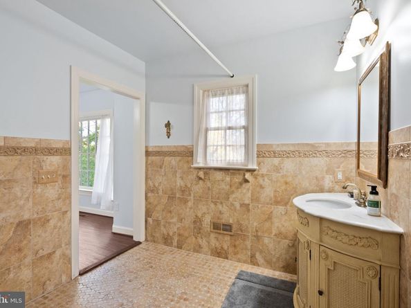 4015 N Randolph Street, Arlington VA 22207