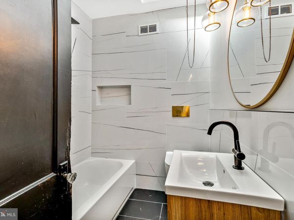 4622 Locust Street, Philadelphia PA 19139