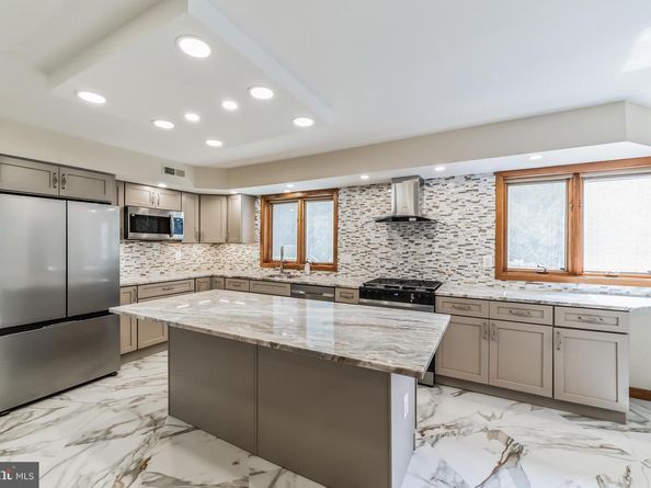 468 Long Lane, Huntingdon Valley PA 19006