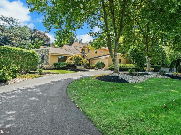 468 Long Lane, Huntingdon Valley PA 19006