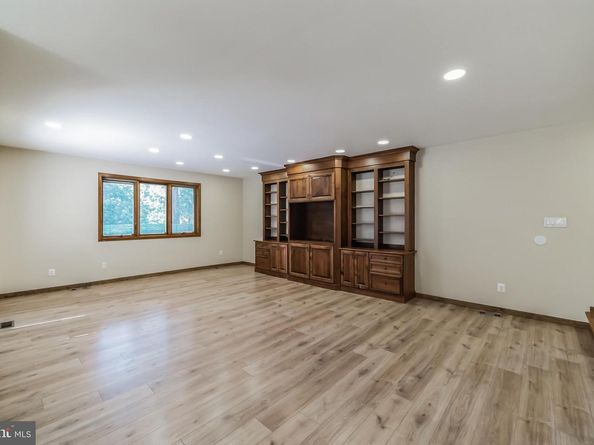 468 Long Lane, Huntingdon Valley PA 19006