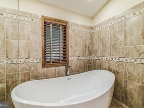 468 Long Lane, Huntingdon Valley PA 19006