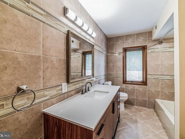 468 Long Lane, Huntingdon Valley PA 19006