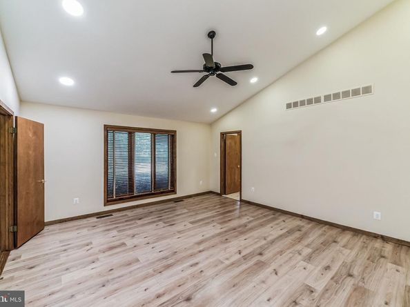 468 Long Lane, Huntingdon Valley PA 19006