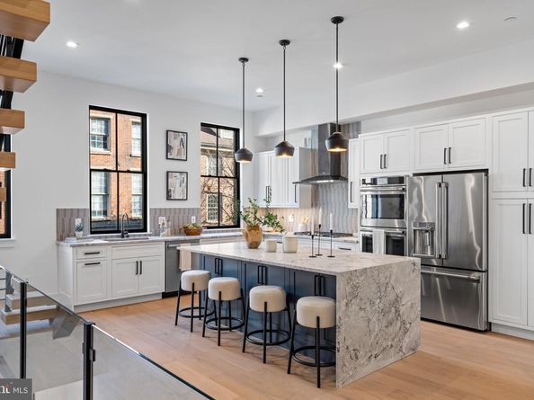 250 N 2nd St, Philadelphia PA 19106