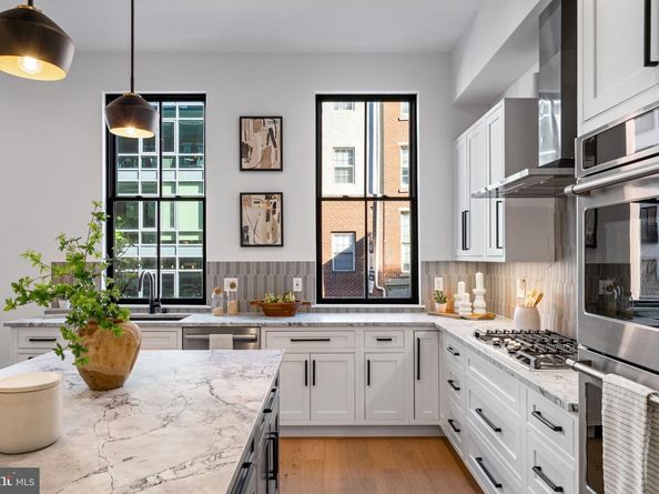 250 N 2nd St, Philadelphia PA 19106