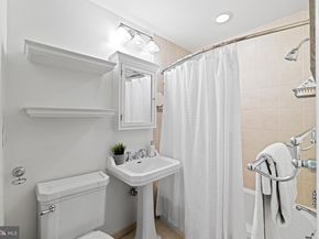 1008-20 Spruce Street 3F, Philadelphia PA 19107