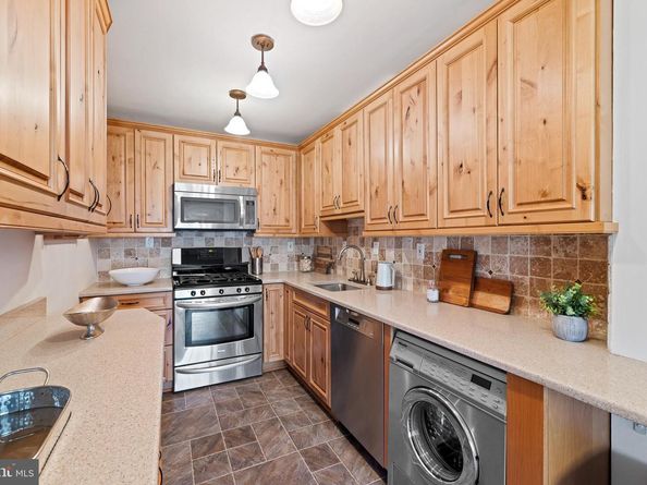 1008-20 Spruce Street 3F, Philadelphia PA 19107