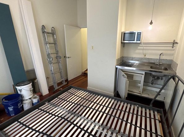 737 Bainbridge Street, Philadelphia PA 19147
