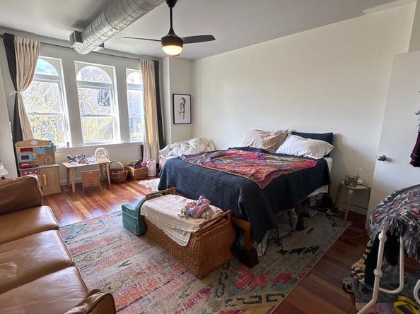 737 Bainbridge Street, Philadelphia PA 19147