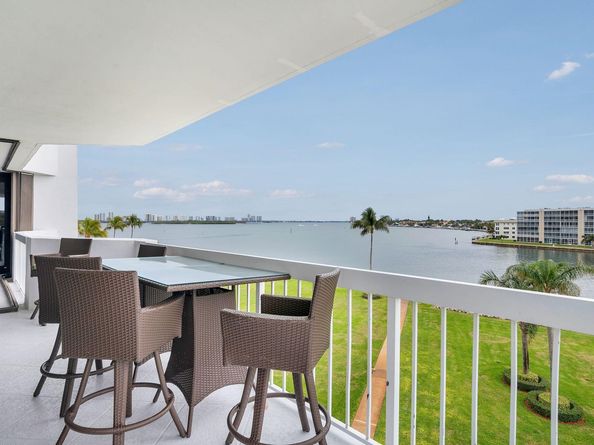 115 Lakeshore Drive 448, North Palm Beach FL 33408