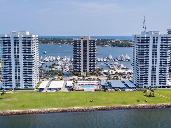 115 Lakeshore Drive 448, North Palm Beach FL 33408