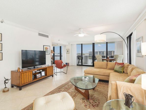 115 Lakeshore Drive 448, North Palm Beach FL 33408