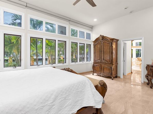 18 Nurmi Dr, Fort Lauderdale FL 33301