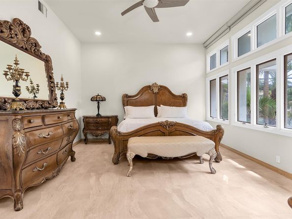 18 Nurmi Dr, Fort Lauderdale FL 33301
