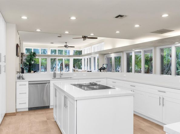 18 Nurmi Dr, Fort Lauderdale FL 33301