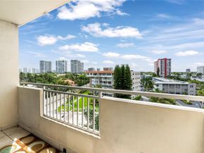 3180 S Ocean Dr 517, Hallandale Beach FL 33009