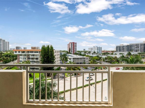 3180 S Ocean Dr 517, Hallandale Beach FL 33009