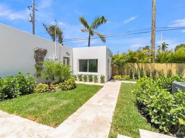 4015 Washington Road, West Palm Beach FL 33405