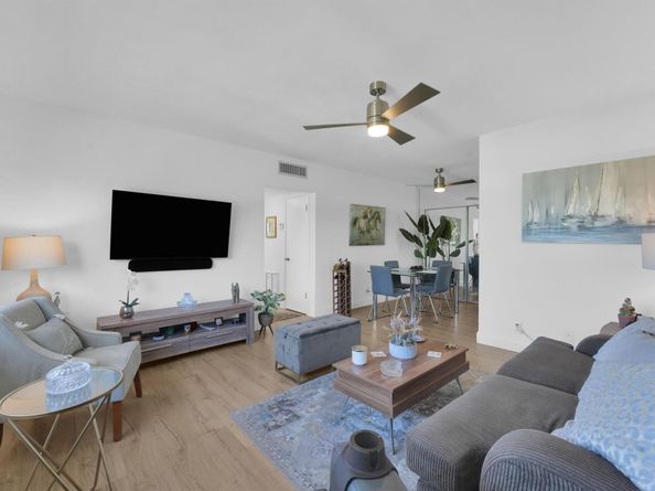 406 S Cypress Road 330, Pompano Beach FL 33060