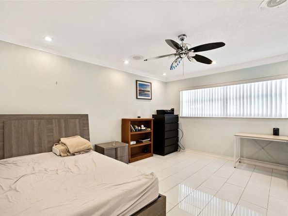 1311 NE 27th Way, Pompano Beach FL 33062