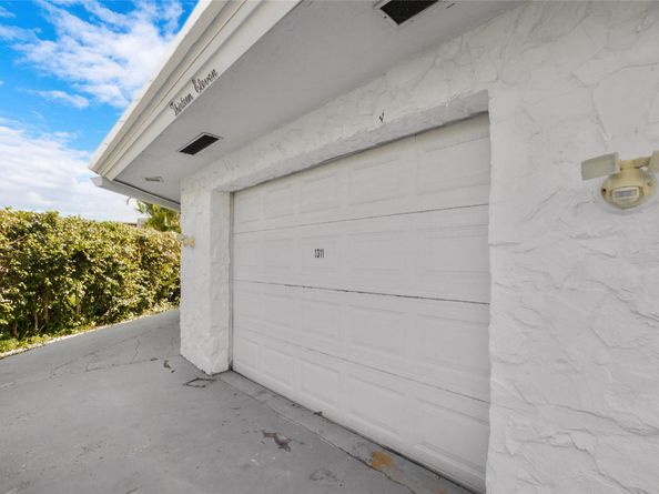 1311 NE 27th Way, Pompano Beach FL 33062