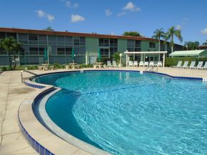 3500 Springdale Boulevard 304, Palm Springs FL 33461