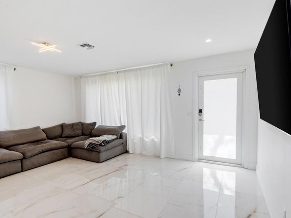 1323 Lincoln Street, Hollywood FL 33019