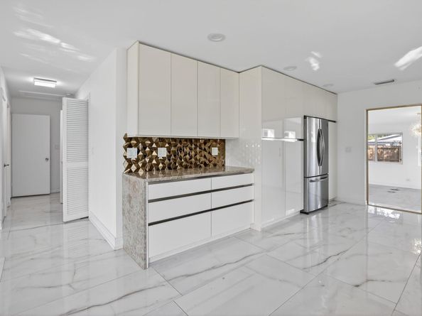 1323 Lincoln Street, Hollywood FL 33019