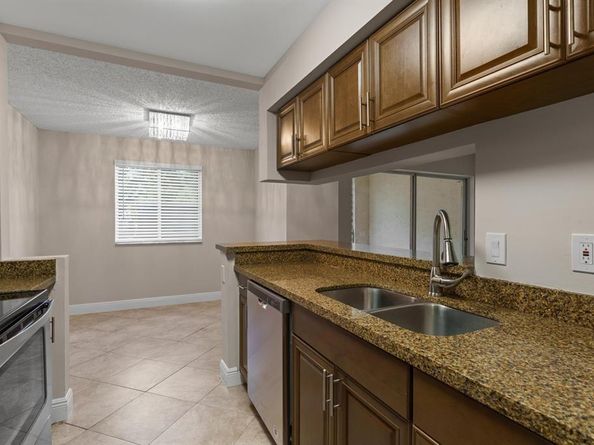 9755 Westview Dr 1211, Coral Springs FL 33076