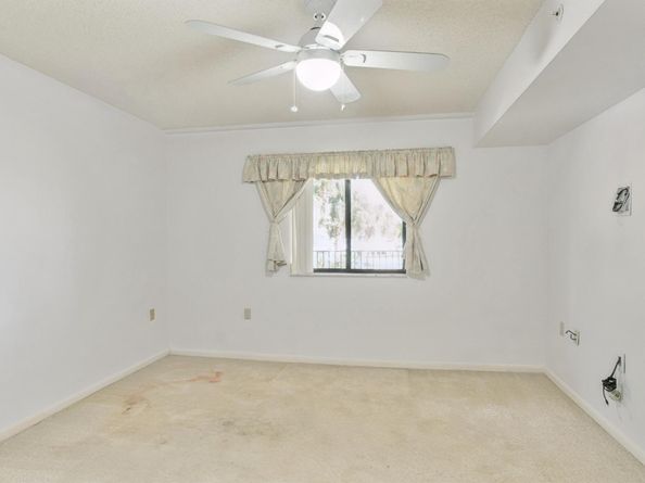 901 Seafarer Circle 201, Jupiter FL 33477