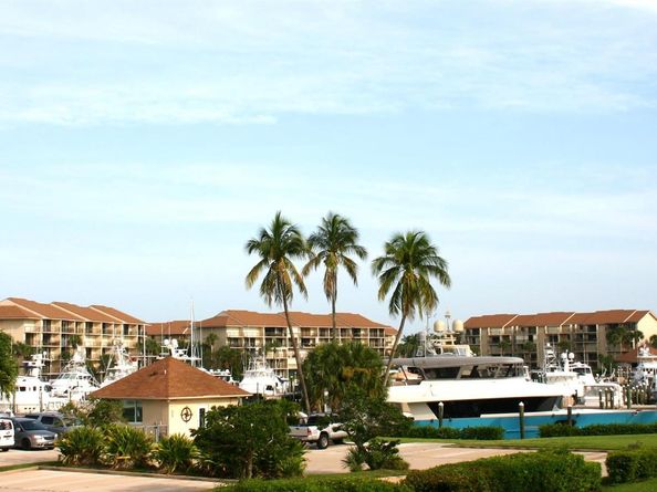 901 Seafarer Circle 201, Jupiter FL 33477