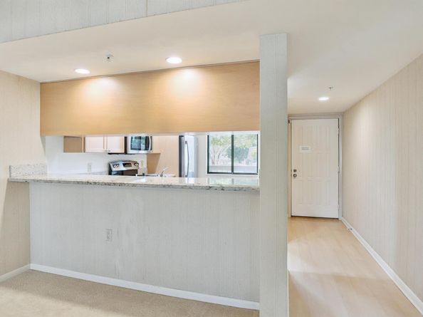 901 Seafarer Circle 201, Jupiter FL 33477