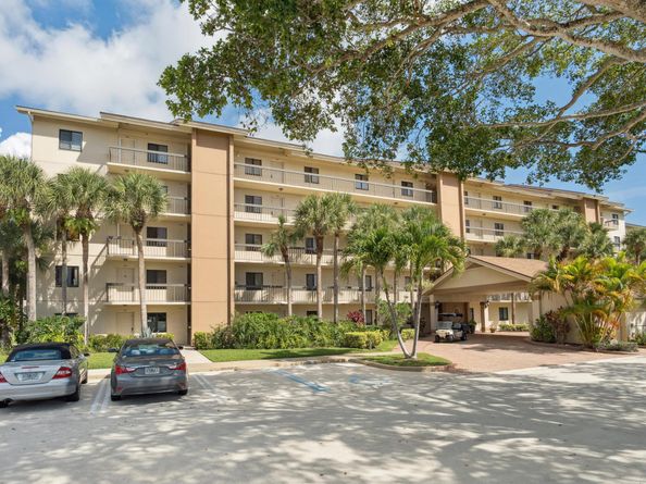 901 Seafarer Circle 201, Jupiter FL 33477