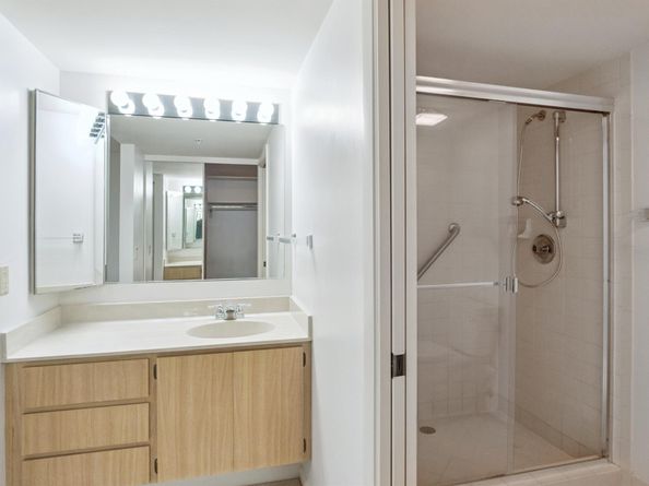 901 Seafarer Circle 201, Jupiter FL 33477