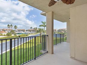 901 Seafarer Circle 201, Jupiter FL 33477