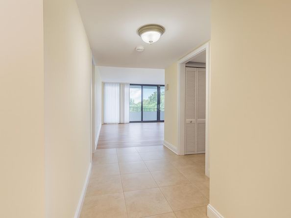 3589 S Ocean Boulevard 314, South Palm Beach FL 33480