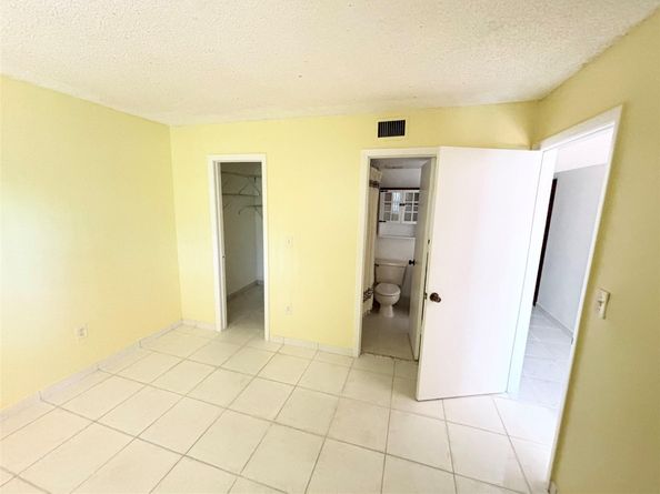 7401 NW 16th St 106A, Plantation FL 33313