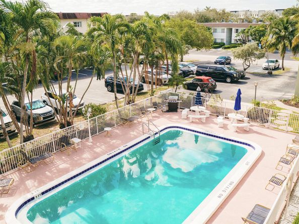 100 SE 6th Avenue 303, Pompano Beach FL 33060
