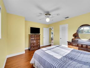 2403 Emerson Cir, Hollywood FL 33021