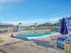2403 Emerson Cir, Hollywood FL 33021