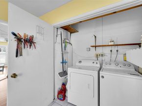 2403 Emerson Cir, Hollywood FL 33021