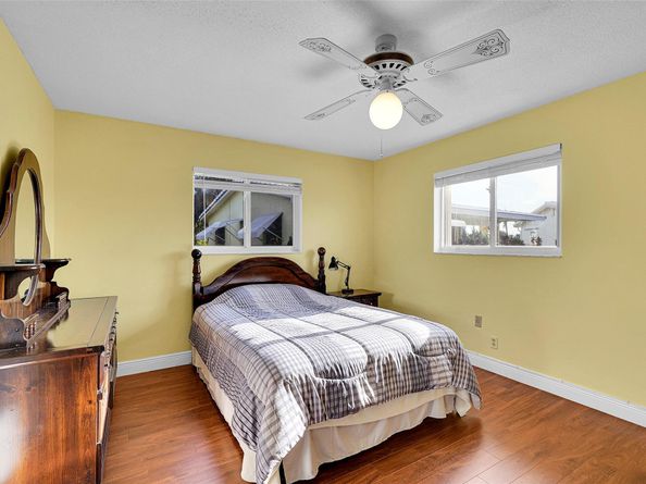 2403 Emerson Cir, Hollywood FL 33021