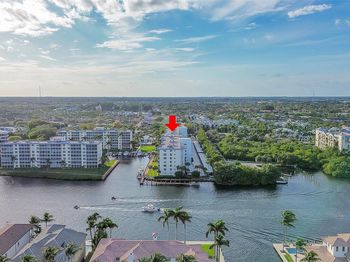 1 Harbourside Dr