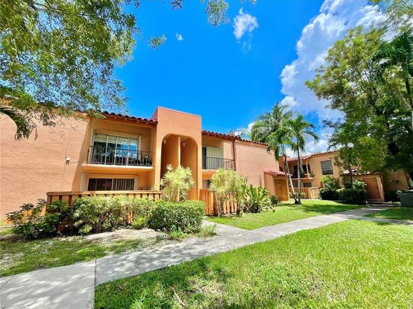 7120 Fairway Dr L3, Miami Lakes FL 33014