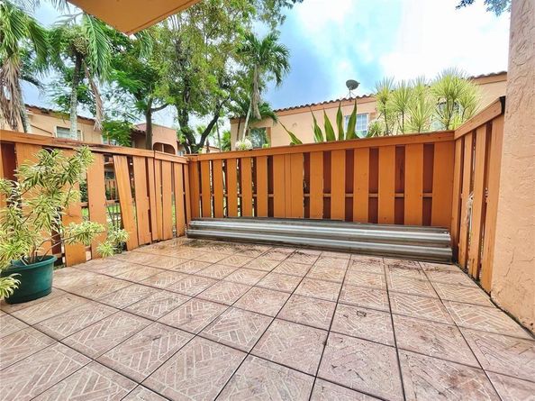 7120 Fairway Dr L3, Miami Lakes FL 33014