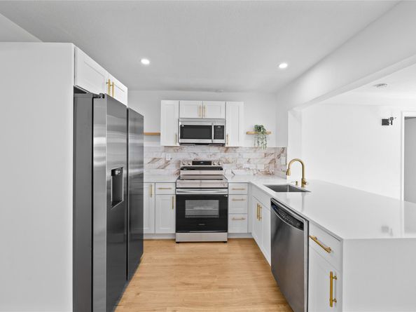 2920 NW 2nd Ave, Pompano Beach FL 33064