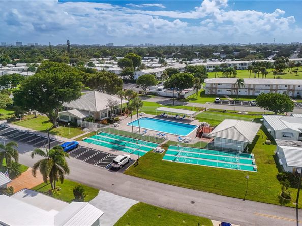 2920 NW 2nd Ave, Pompano Beach FL 33064