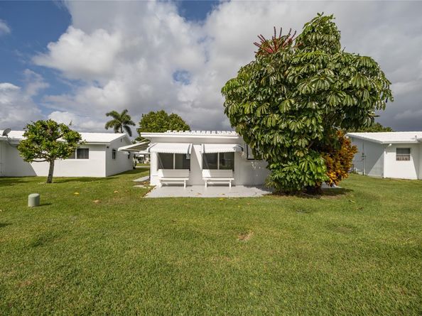2920 NW 2nd Ave, Pompano Beach FL 33064